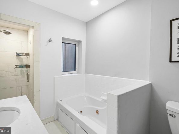 725 S 15TH Street, Philadelphia PA 19146