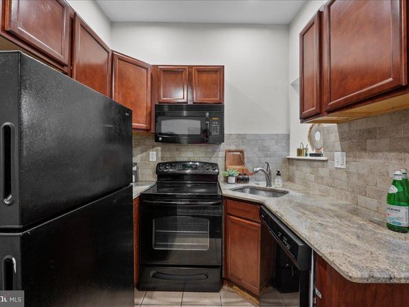 1325 N Franklin Street, Philadelphia PA 19122