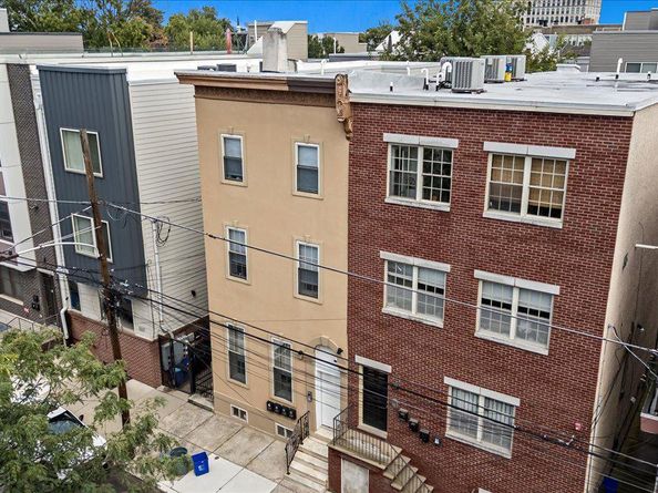 1325 N Franklin Street, Philadelphia PA 19122