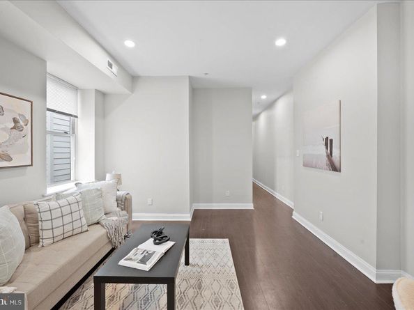 1325 N Franklin Street, Philadelphia PA 19122