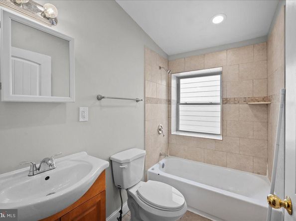 1325 N Franklin Street, Philadelphia PA 19122