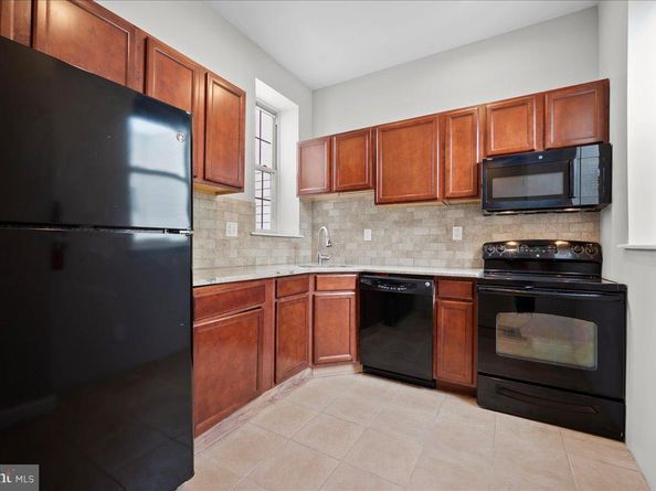 1325 N Franklin Street, Philadelphia PA 19122