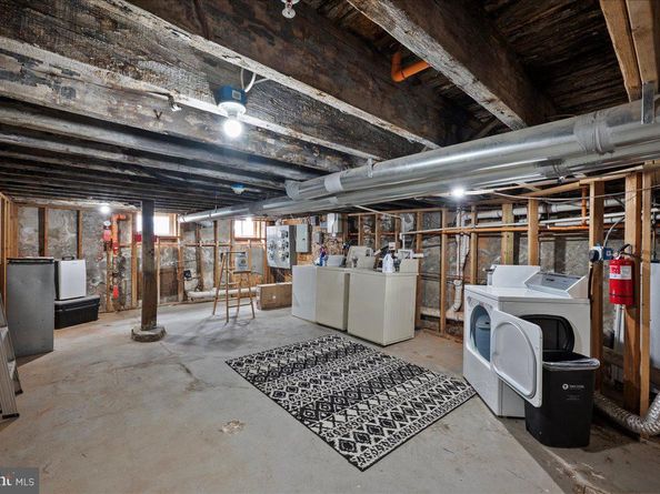 1325 N Franklin Street, Philadelphia PA 19122