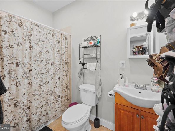 1325 N Franklin Street, Philadelphia PA 19122