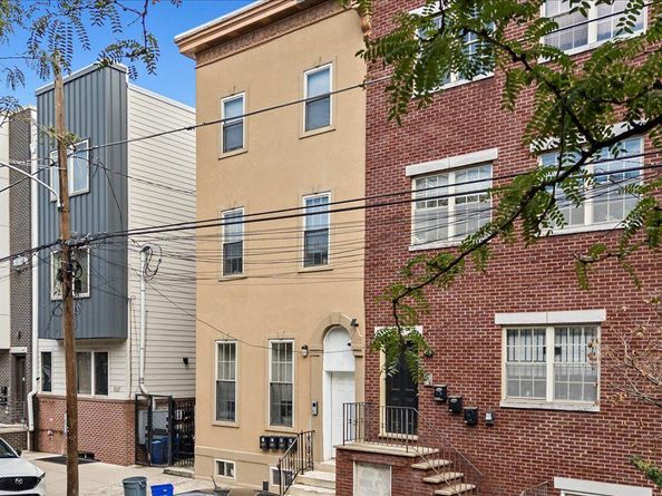 1325 N Franklin Street, Philadelphia PA 19122