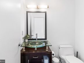 712 N 2nd Street 34, Philadelphia PA 19123