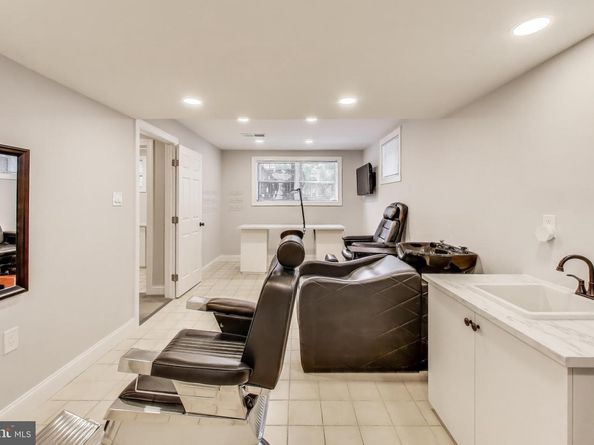 3100 N Glebe Road, Arlington VA 22207