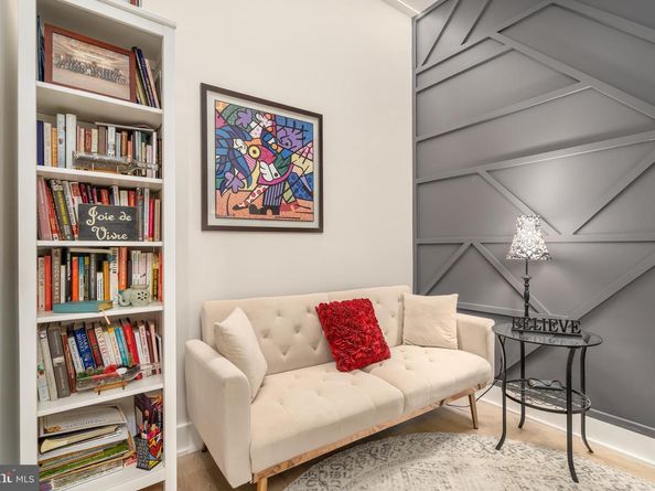737 Swann Avenue 504, Alexandria VA 22301