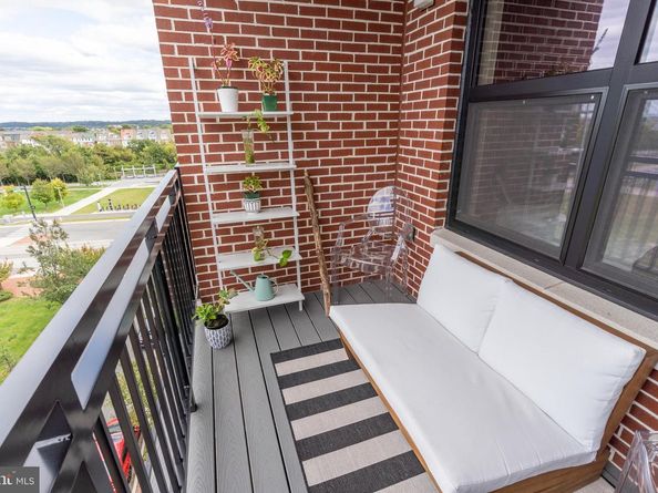 737 Swann Avenue 504, Alexandria VA 22301