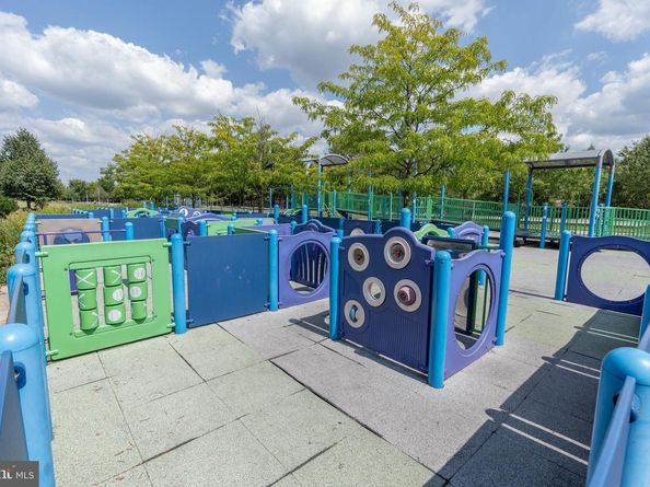 737 Swann Avenue 504, Alexandria VA 22301