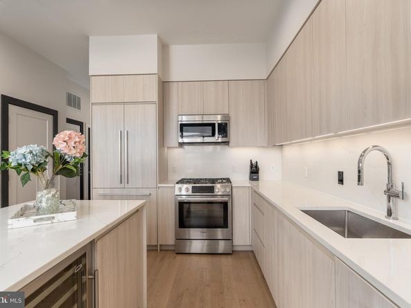 737 Swann Avenue 504, Alexandria VA 22301
