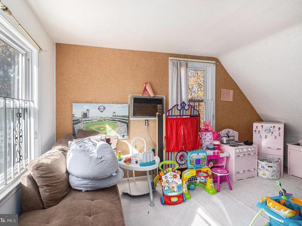 7710 Queen Street, Glenside PA 19038