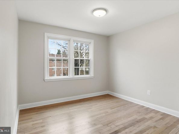 1317 S Walter Reed Drive 17201, Arlington VA 22204