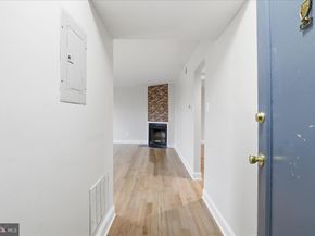 1317 S Walter Reed Drive 17201, Arlington VA 22204