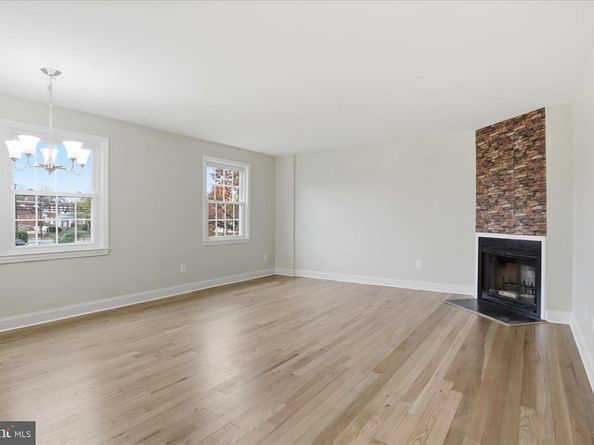 1317 S Walter Reed Drive 17201, Arlington VA 22204