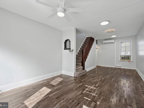 1039 W Russell Street, Philadelphia PA 19140