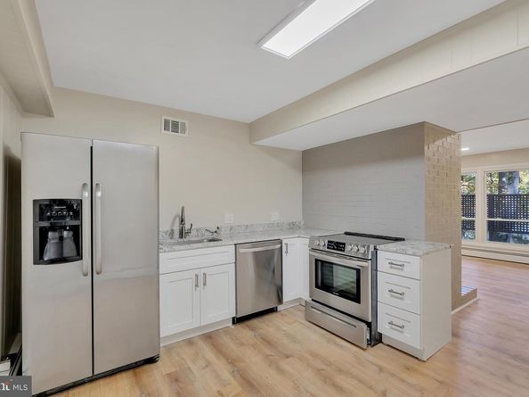 6829 Cherry Lane, Annandale VA 22003