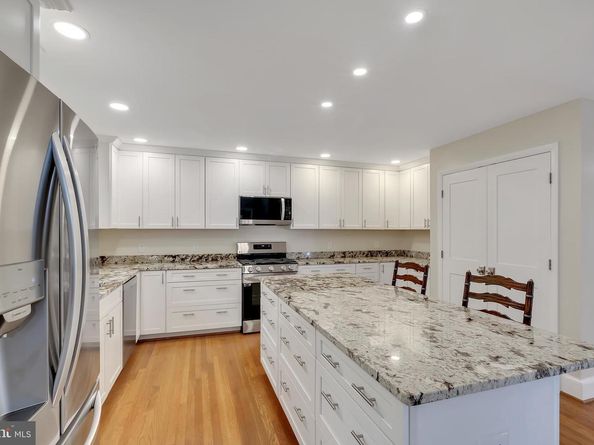 6829 Cherry Lane, Annandale VA 22003