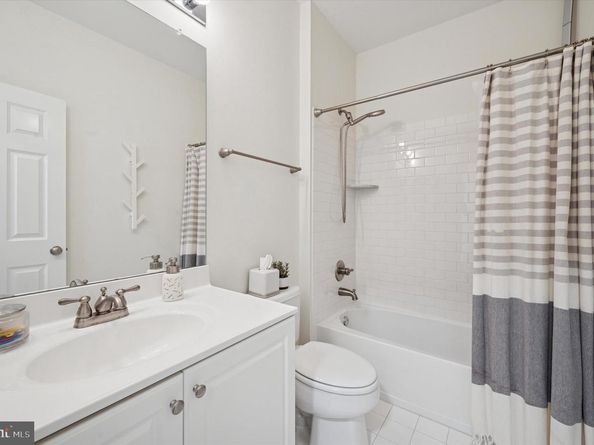 610 Captains Way, Philadelphia PA 19146