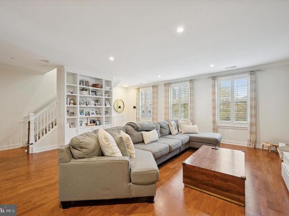 610 Captains Way, Philadelphia PA 19146