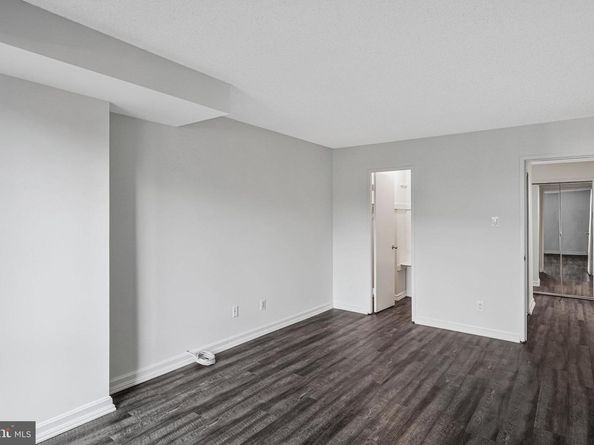 1800 Old Meadow Road 302, Mclean VA 22102