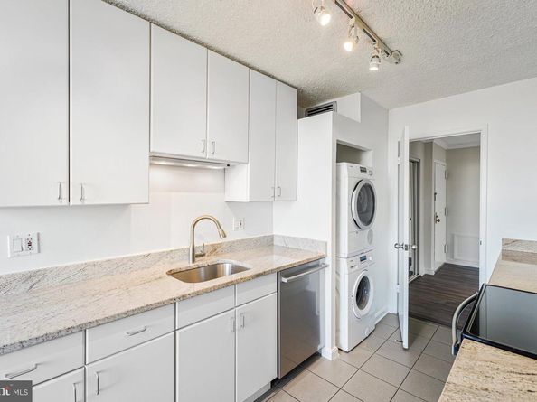 1800 Old Meadow Road 302, Mclean VA 22102