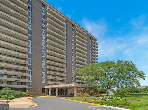 1800 Old Meadow Road 302, Mclean VA 22102