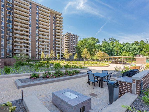 1800 Old Meadow Road 302, Mclean VA 22102