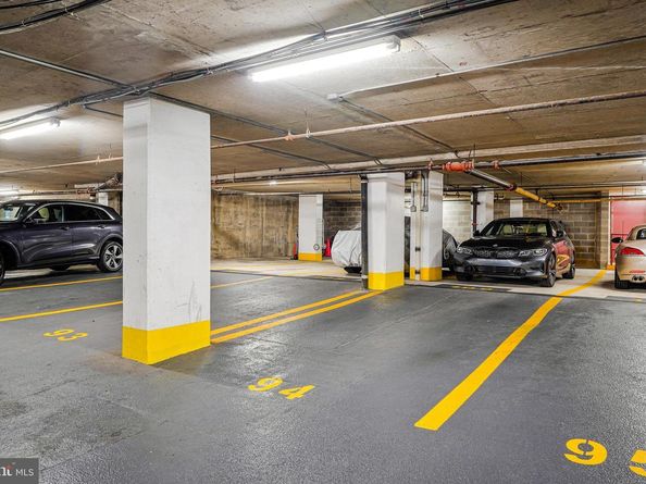 1800 Old Meadow Road 302, Mclean VA 22102