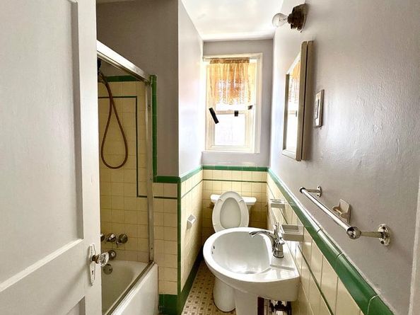 1526 Devereaux Avenue, Philadelphia PA 19149