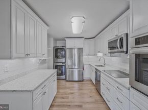 309 Yoakum Parkway 807, Alexandria VA 22304