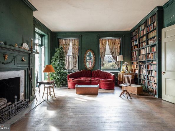 8221 Seminole Street, Philadelphia PA 19118