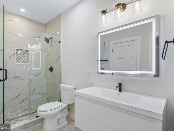 1118 Neal Street NE PH2, Washington DC 20002