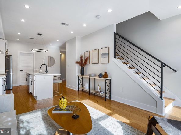 1118 Neal Street NE PH2, Washington DC 20002