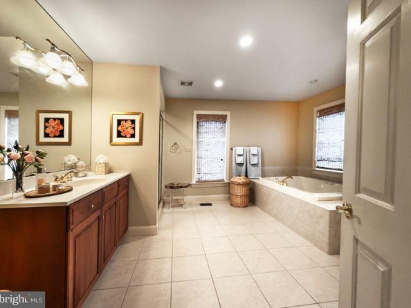 12 Chalous Lane, Villanova PA 19085