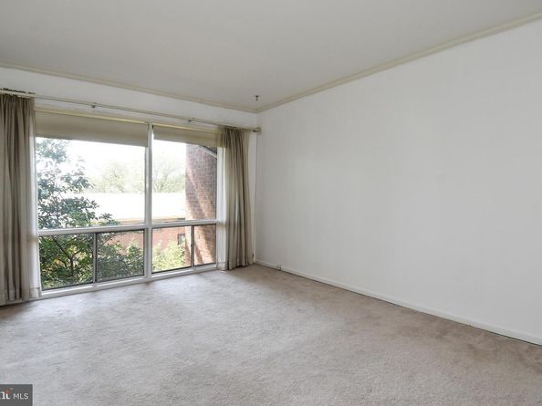 7336 Lee Highway 203, Falls Church VA 22046