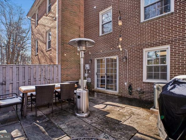 8332 Glastonbury Court, Annandale VA 22003