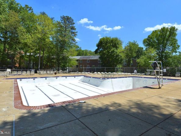 8332 Glastonbury Court, Annandale VA 22003