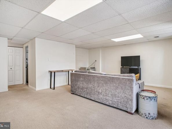 8332 Glastonbury Court, Annandale VA 22003