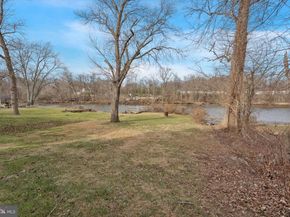 311 Neshaminy Road, Croydon PA 19021