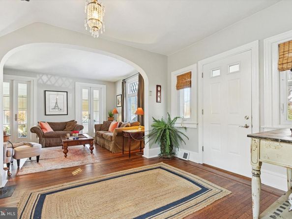 2444 Fairhill Avenue, Glenside PA 19038