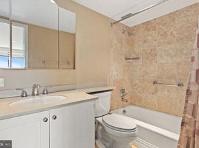 4201 Cathedral Avenue NW 923W, Washington DC 20016