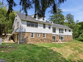 8618 Caroline Drive, Glenside PA 19038