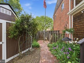 2905 Maplewood Place, Alexandria VA 22302
