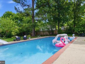 2905 Maplewood Place, Alexandria VA 22302
