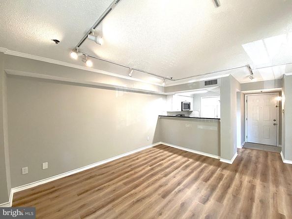 1524 Lincoln Way 209, Mclean VA 22102
