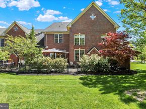 86 Rittenhouse Circle, Newtown PA 18940