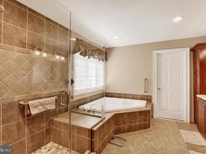 86 Rittenhouse Circle, Newtown PA 18940