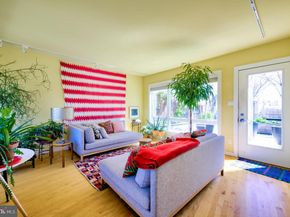915 S 7TH Street, Philadelphia PA 19147