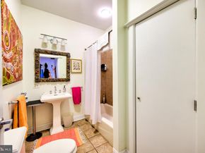 915 S 7TH Street, Philadelphia PA 19147